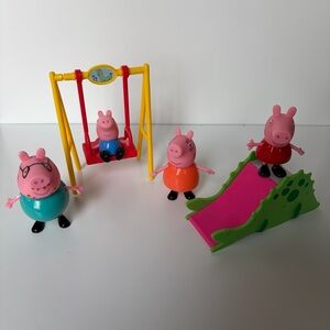 Peppa Pig Family & Dinosaur Park Playset